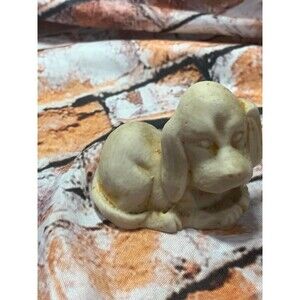 Vintage Hound Dog Figurine Statue Puppy Sad Eyes 1 x 2  Inch Sweet Home Decor
